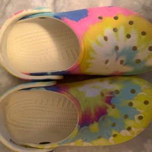 PASTEL TIEDYE CROCS!!